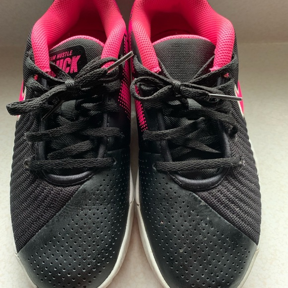 Nike Team Hustle Quick 2 - Picture 3 of 5